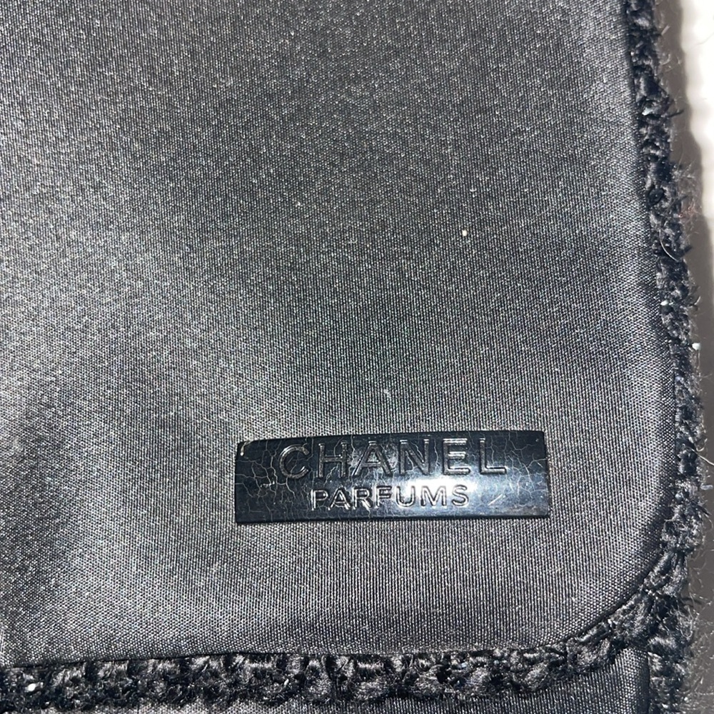 Chanel travel toiletry cosmetic bag New - Picture 2 of 7